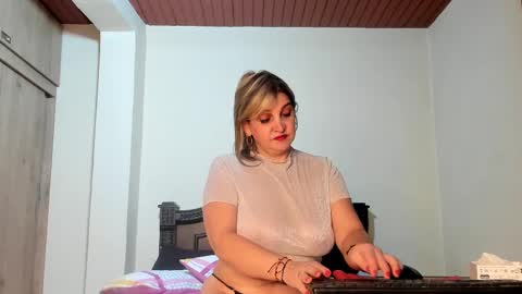 Snapshot of emma_brown777 chatting on 02.12.25 ALBA  online show from 02.12.25