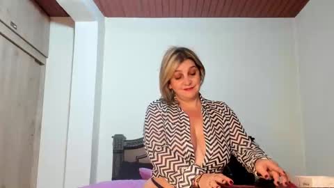 Snapshot of emma_brown777 chatting on 02.16.25 ALBA  online show from 02.16.25