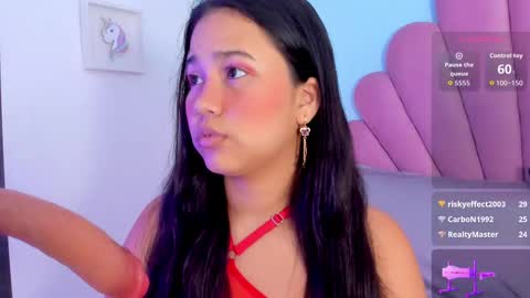 Snapshot of emma_clarke_ chatting on 09.25.25 emma online show from 09.25.25