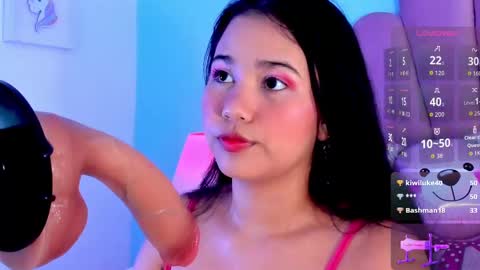 Snapshot of emma_clarke_ chatting on 10.02.25 emma online show from 10.02.25