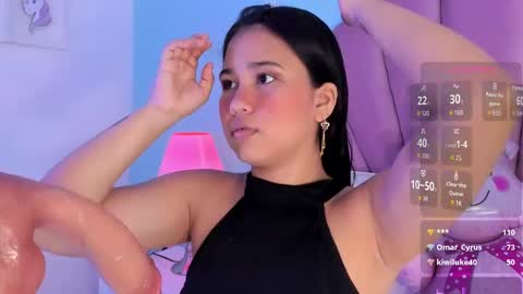 Snapshot of emma_clarke_ chatting on 10.03.25 emma online show from 10.03.25