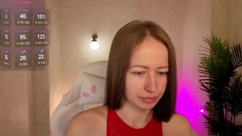 Snapshot of emma_clay chatting on 12.14.25 Bella online show from 12.14.25