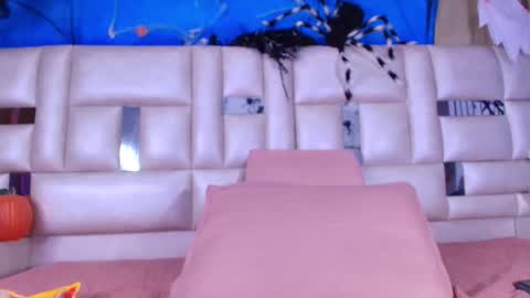 Emma online show from 10.28.25