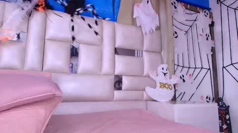 Emma online show from 10.30.25