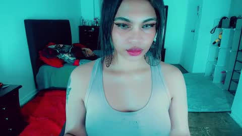 Snapshot of emma_diva chatting on 12.23.24 emma online show from 12.23.24