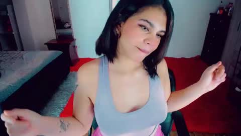 Snapshot of emma_diva chatting on 02.15.25 emma online show from 02.15.25