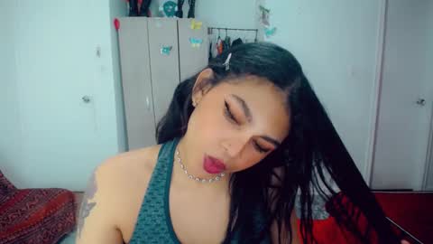 Snapshot of emma_diva chatting on 09.12.25 emma online show from 09.12.25