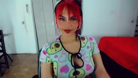 Snapshot of emma_diva chatting on 05.15.26 emma online show from 05.15.26
