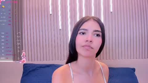 Snapshot of emma_doll7 chatting on 06.20.26 E online show from 06.20.26