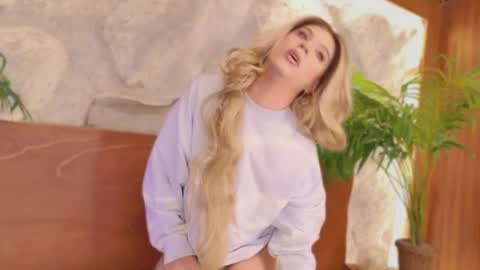 Snapshot of emma_dragon chatting on 03.31.26 emma_dragon online show from 03.31.26