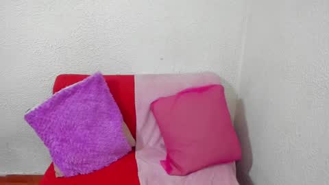 Snapshot of emma_dunncan chatting on 03.06.25 Emma online show from 03.06.25