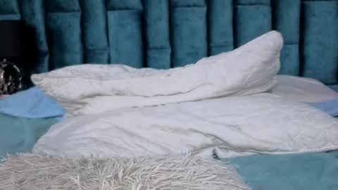 Emma online show from 12.14.25