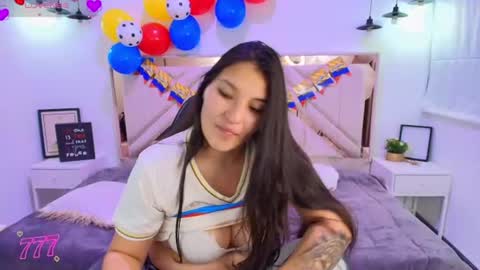 Snapshot of emma_garciaa_ chatting on 06.18.26 emma online show from 06.18.26