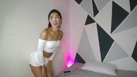 Emma Glow online show from 02.11.26