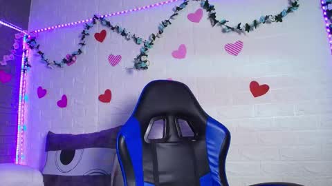 Snapshot of emma_honey__ chatting on 11.21.25 Emma Miel online show from 11.21.25