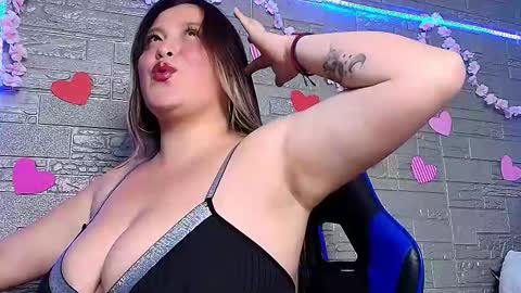 Snapshot of emma_honey__ chatting on 12.15.25 Emma Miel online show from 12.15.25