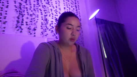 Snapshot of emma_johnson_ chatting on 10.24.25 emma_johnson_ online show from 10.24.25