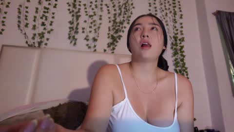 Snapshot of emma_johnson_ chatting on 11.21.25 emma_johnson_ online show from 11.21.25