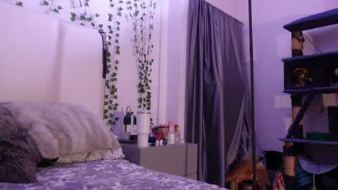 Snapshot of emma_johnson_ chatting on 12.14.25 emma_johnson_ online show from 12.14.25