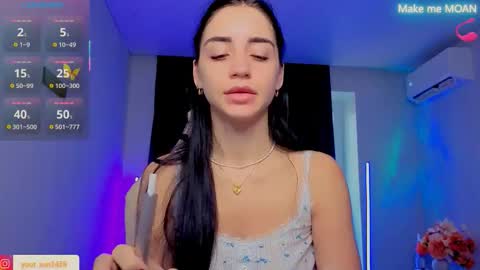 Snapshot of emma_jordan chatting on 11.09.25 Emma online show from 11.09.25