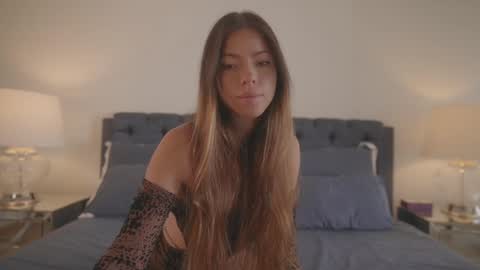 Snapshot of emma_lu1 chatting on 01.19.25 emma_lu1 online show from 01.19.25