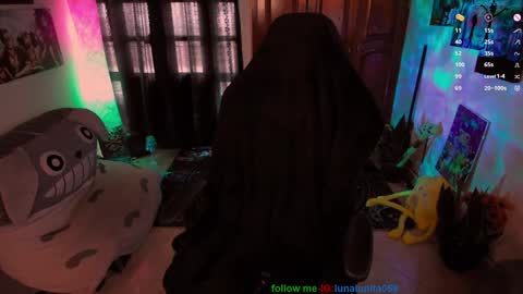 Snapshot of emma_luna059 chatting on 12.09.24 LUNA online show from 12.09.24