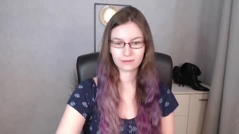 Snapshot of emma_lust94 chatting on 09.16.25 emma online show from 09.16.25