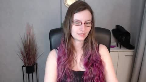 Snapshot of emma_lust94 chatting on 01.06.26 emma online show from 01.06.26