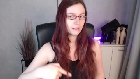 Snapshot of emma_lust94 chatting on 02.16.26 emma online show from 02.16.26