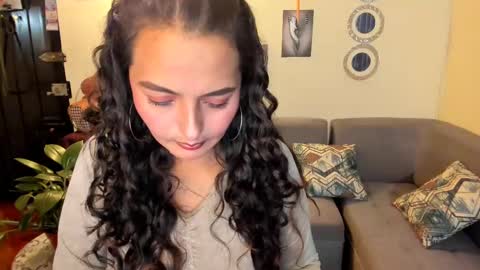 Snapshot of emma_luxy chatting on 02.21.25 emma luxy online show from 02.21.25