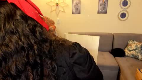 Snapshot of emma_luxy chatting on 02.22.25 emma luxy online show from 02.22.25