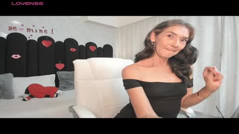 Emma  online show from 02.15.25