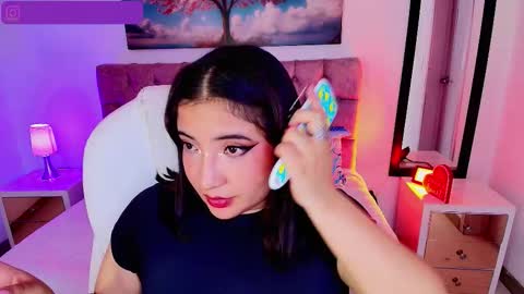 Snapshot of emma_monserratt chatting on 10.05.25 Emma Monserratt online show from 10.05.25