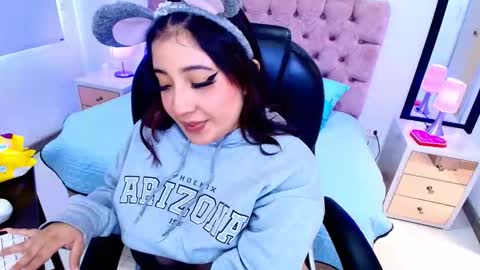 Snapshot of emma_monserratt chatting on 12.05.25 Emma Monserratt online show from 12.05.25