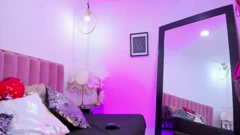 Emma online show from 11.28.25