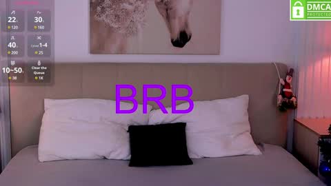 Snapshot of emma_plux chatting on 01.20.25 Emma online show from 01.20.25