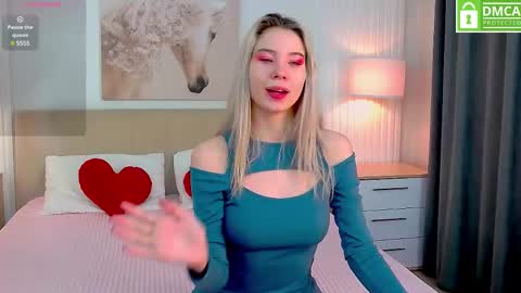 Snapshot of emma_plux chatting on 02.15.25 Emma online show from 02.15.25