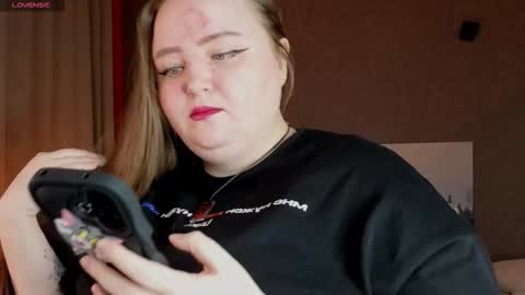 Snapshot of emma_razoom chatting on 11.03.25 Emma Razumovskaya online show from 11.03.25