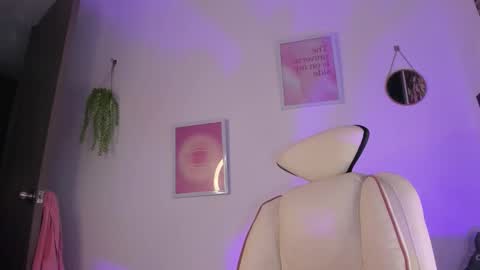 Snapshot of emma_rinaldi_ chatting on 01.09.26 Emma online show from 01.09.26