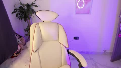 Snapshot of emma_rinaldi_ chatting on 03.08.26 Emma online show from 03.08.26