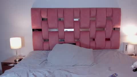 emma_saenz01 online show from 12.21.24