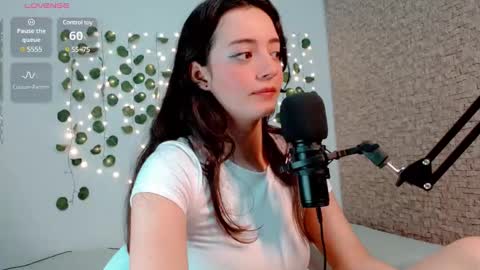 Snapshot of emma_unu chatting on 12.12.24 Emma online show from 12.12.24