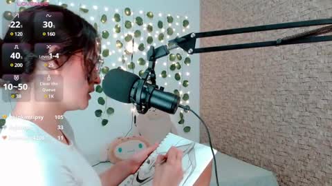 Snapshot of emma_unu chatting on 01.06.25 Emma online show from 01.06.25