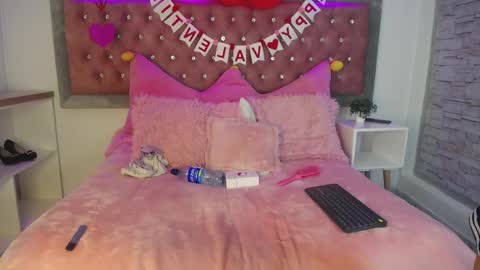 Snapshot of emma_wilder chatting on 02.09.25 neko online show from 02.09.25