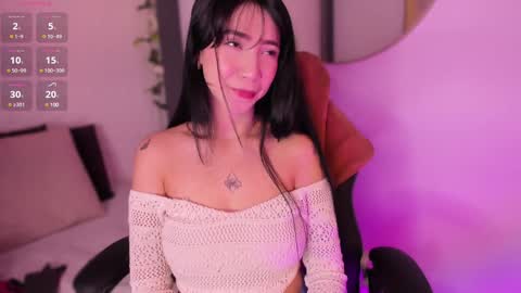 emma_woods__ online show from 01.02.25