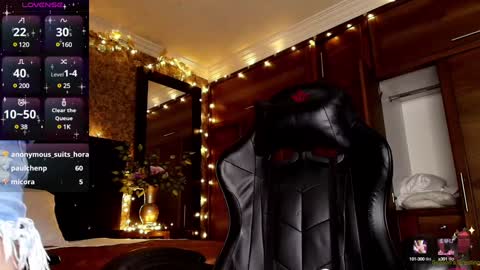 Snapshot of emma_xue chatting on 12.18.24 Emma online show from 12.18.24