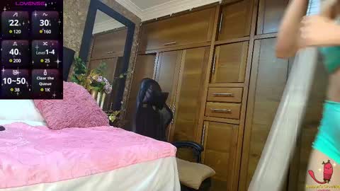 Snapshot of emma_xue chatting on 02.23.25 Emma online show from 02.23.25