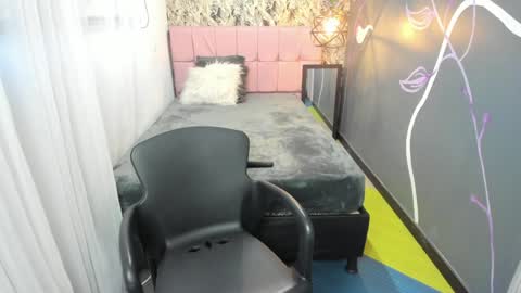 Emma Evans online show from 01.30.25