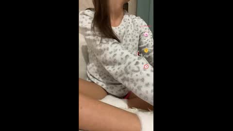 Emma 31487 online show from 10.28.25