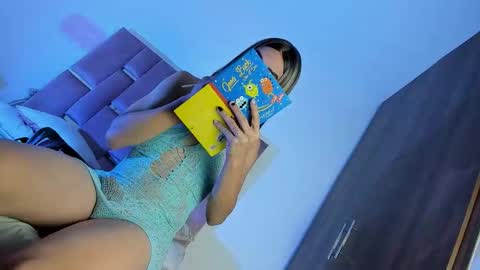 Snapshot of emmabrown10 chatting on 11.24.25 emmabrown10 online show from 11.24.25